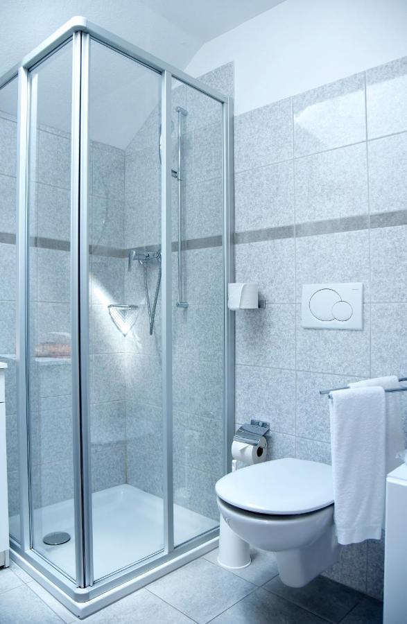 Lardi Hotel 2*
